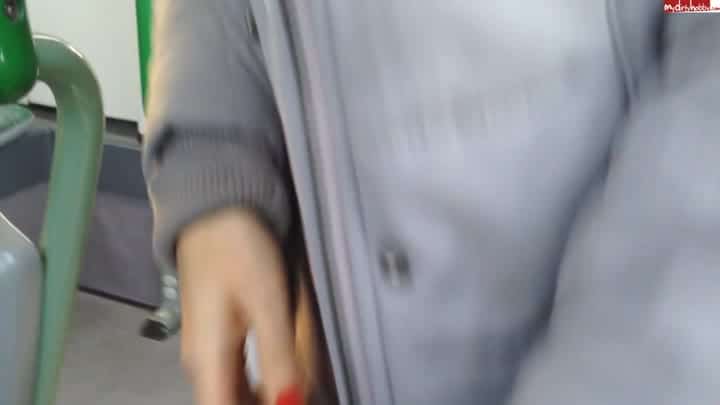 Sweet-Anna – Cameltoe und Blowjob in der Straßenbahn