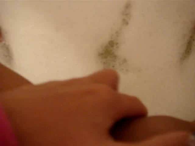 SweetEva19 – Ich pisse in meine Badewanne