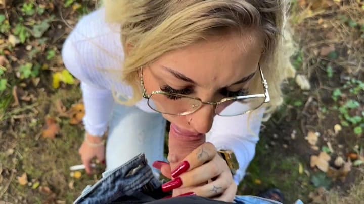 TamyTiger – HARDCORE PUBLIC – Smokey Blowjob direkt beim RHEINFALL