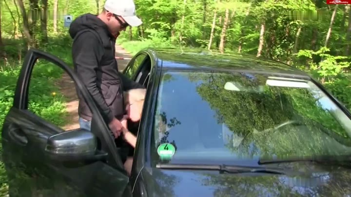 Zoey-Jolie – Dogging Bubi spritzt viel zu früh ab