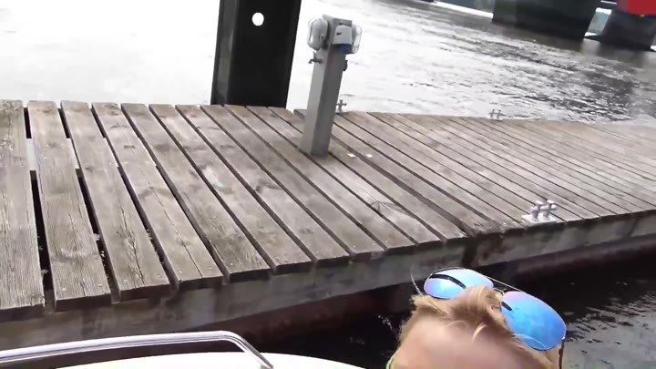 B!bixxx – Mega Public – Cumsho mitten auf dem Wasser