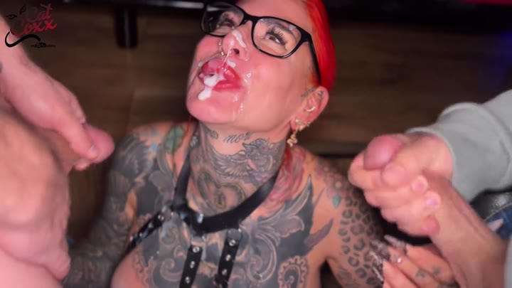 Cat-Coxx – Meine krasseste Bukkake Party – Spermaschlampe leckt mich sauber