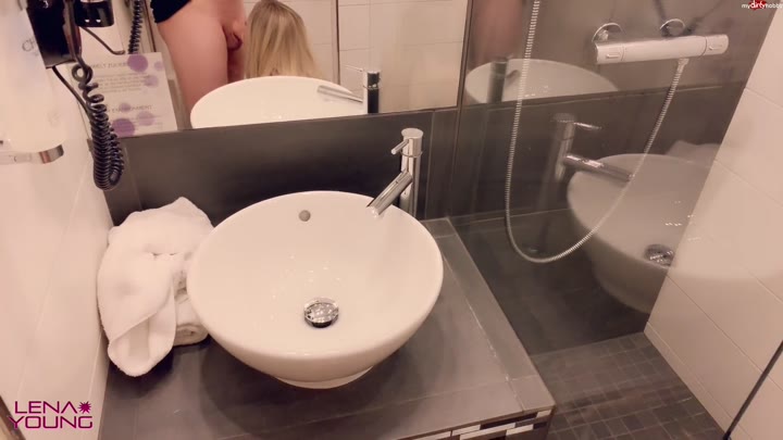 Lena-Y0ung – WG Fick – Erst sie dann mich