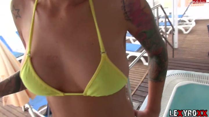 LexyR0xx – Dreister Urlaubsquickie auf den Dächern Mallorcas