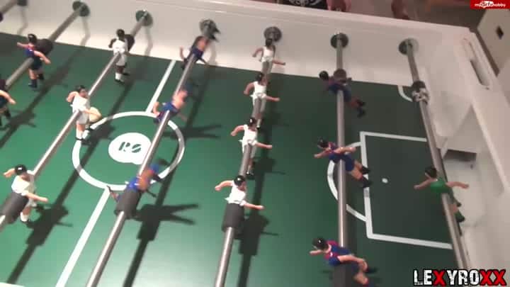 LexyR0xx – Loch verwettet beim Kickern