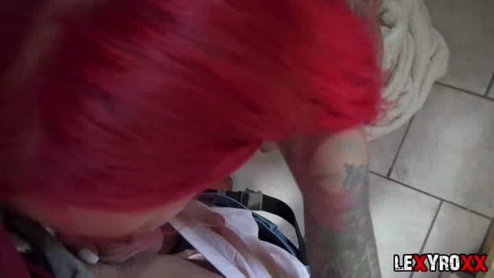 LexyRoxx – Freifick oder Kohle – vom Postboten erpresst