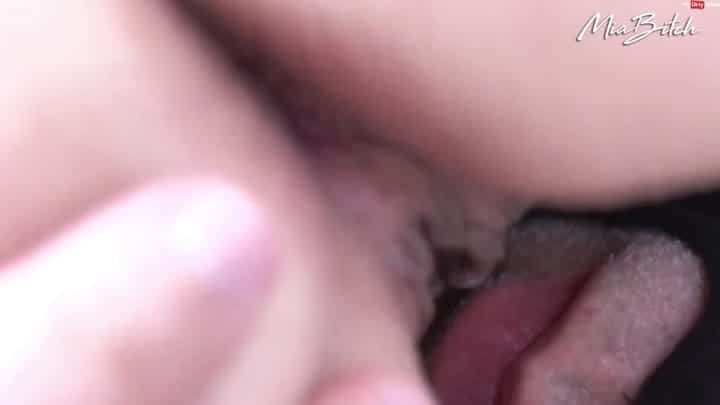 MIA-BITCH – Mia Bitch auf Sperma-Mission in Wien