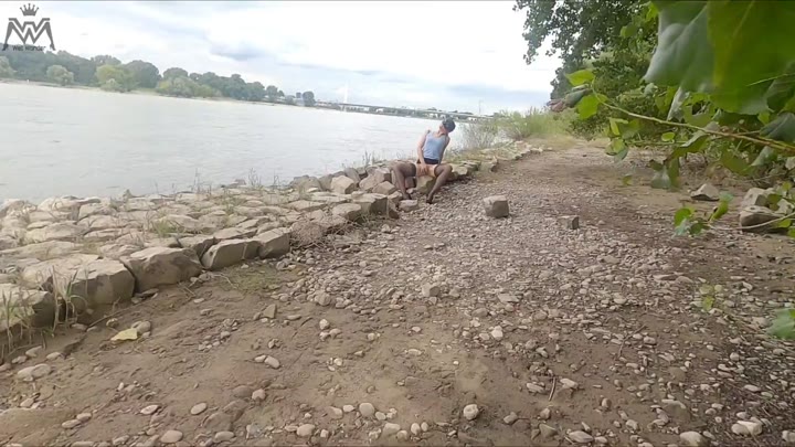 Wet-W0nder – Feuchte Fotze am Fluss 3