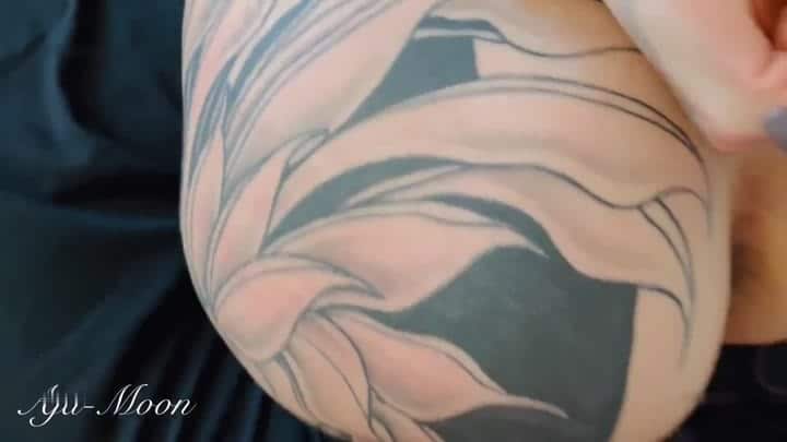 Aja-Moon – Vermieter züchtigt mich