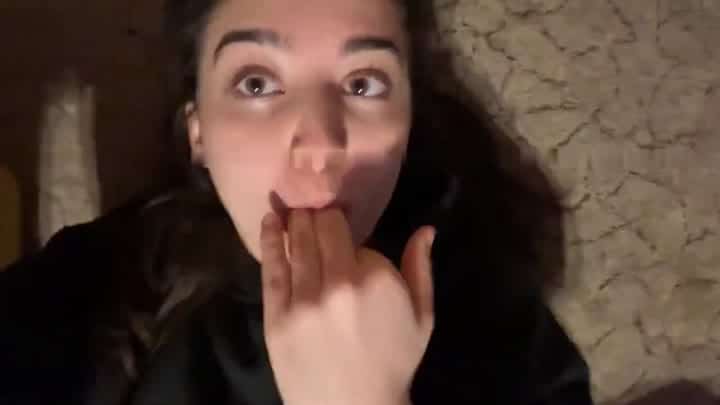 LeahSnuSnu – OMG – Meine Pussy so nass gefingert – Du bist Hautnah dabei