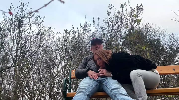 Sexy-Rachel – Outdoor Fick und direkt erwischt – Wie hättest du reagiert