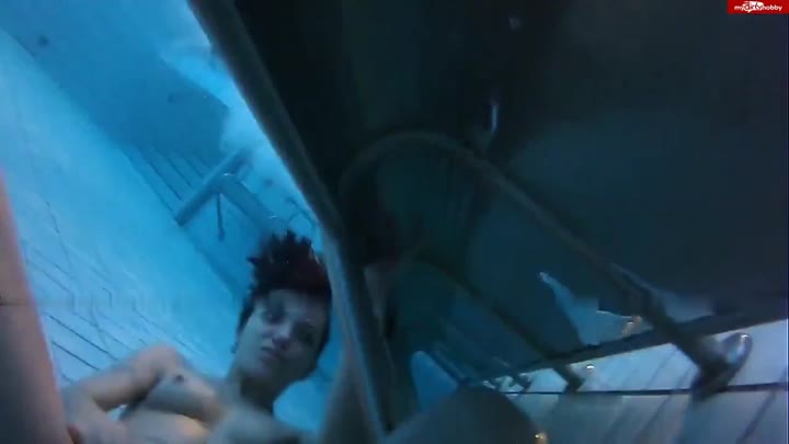 HornyRoxy – Nackt im Öffentlichen Schwimmbad 5