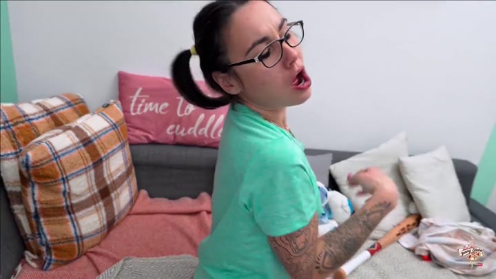 Jenny_Stella – OMG – BESTNOTE für ANALSEX – ULTIMATIVE PREMIERE – SANDWICH mit BASEBALLSCHLÄGER und LEHRER-SCHWANZ