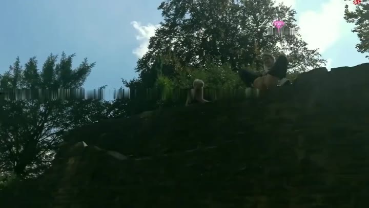 Kitty_Lou – Ohne Sekt geht es natürlich nicht