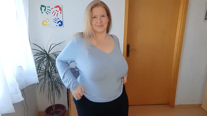 Curly82 – Ich zieh mich für dich aus