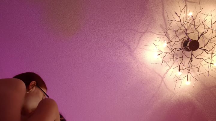 Layla_von_Hohensee – Hat jemand Tipps für mich – 1x mal fremde Muschi befriedigt