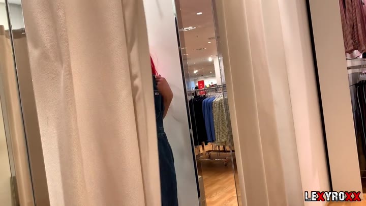 LexyRoxx – Mitten im Laden – Steckte er ihn rein