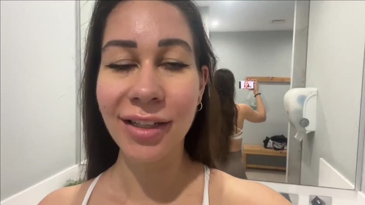 Lia-Fox – Typ geiert auf meinen Arsch – Orgasmus im Fitnessstudio