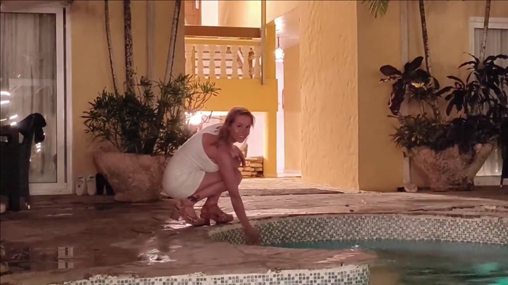 MissJolie109 – WETLOOK-Tauchgang – Wer beobachtet mich heimlich beim Wasserspiel