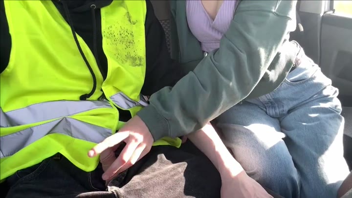 Luna_Lou – 18, verschwitzt, unerfahren – Ich habe dem JUNGFRÄULICHEN Baustellen-Azubi den Feierabend gerettet