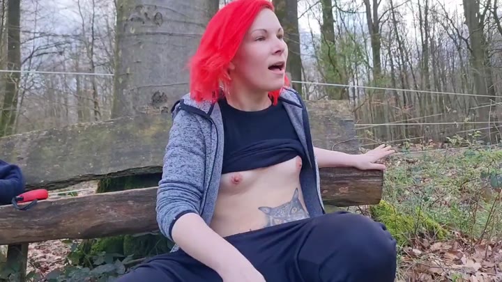 Sunny-Sin – FEUCHTE WALD SPIELE – HEUTE BIETE ICH JEDEM SPAZIERGÄNGER WAS