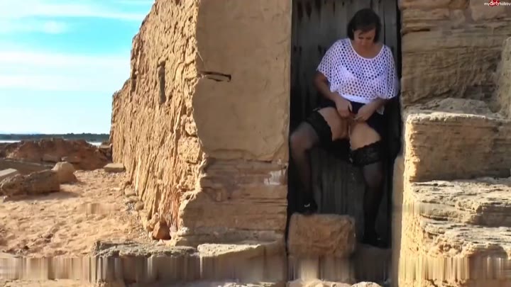 MarleneBloem – Mallorca Pissing Vol. 2