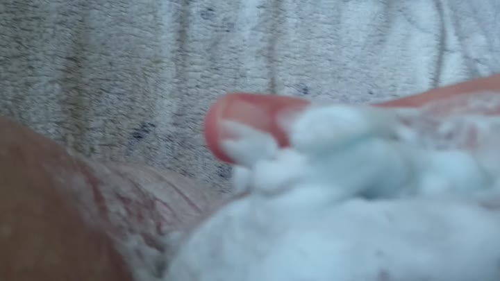 nylonjunge73 – Stillende rasur aus dem arschloch und der hodensack