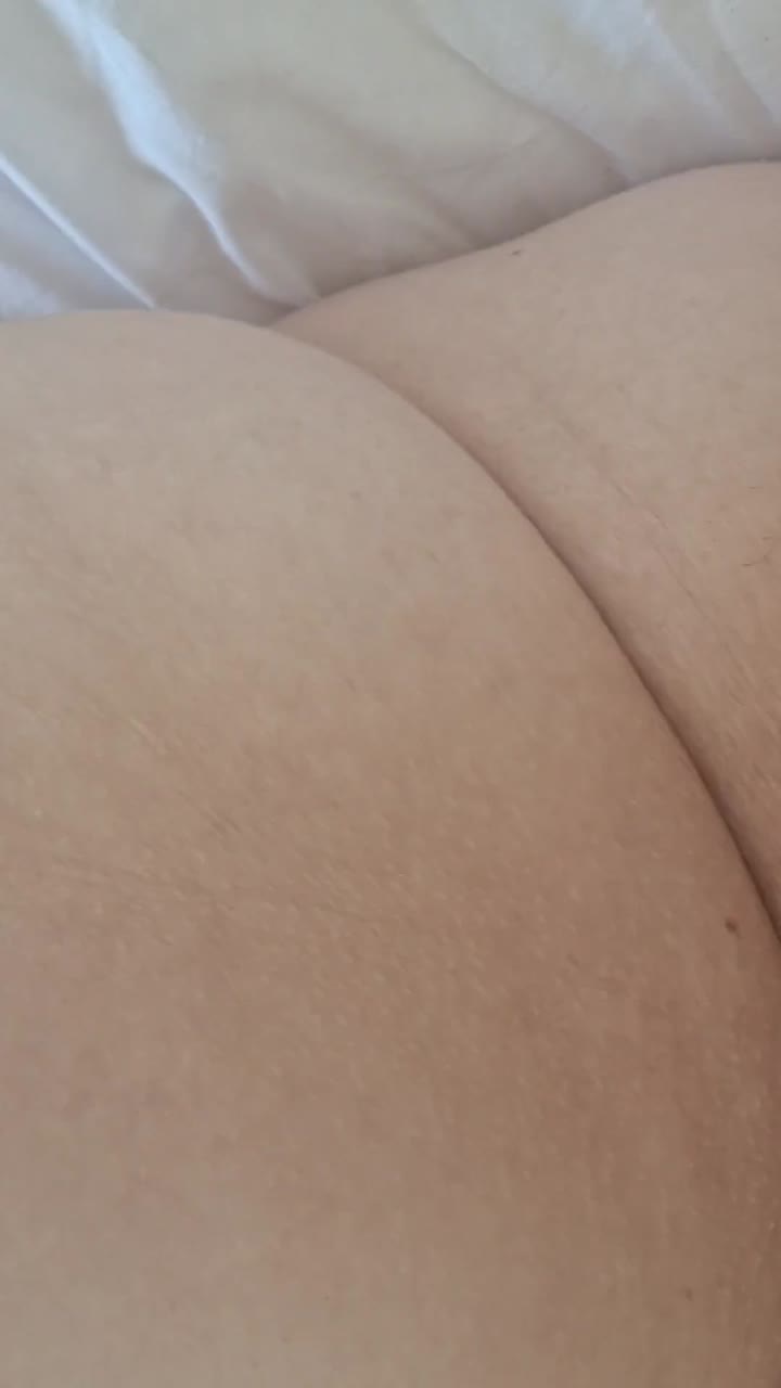 Saskialove87 – Ich fingere mich bis zum Orgasmus und stecke machs mir
