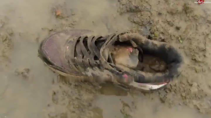 Shinylady2015 – Meine Ex Lieblings Sneaker werden von wetlook Gummistiefel erledigt Schlamm – nichts für Weichling