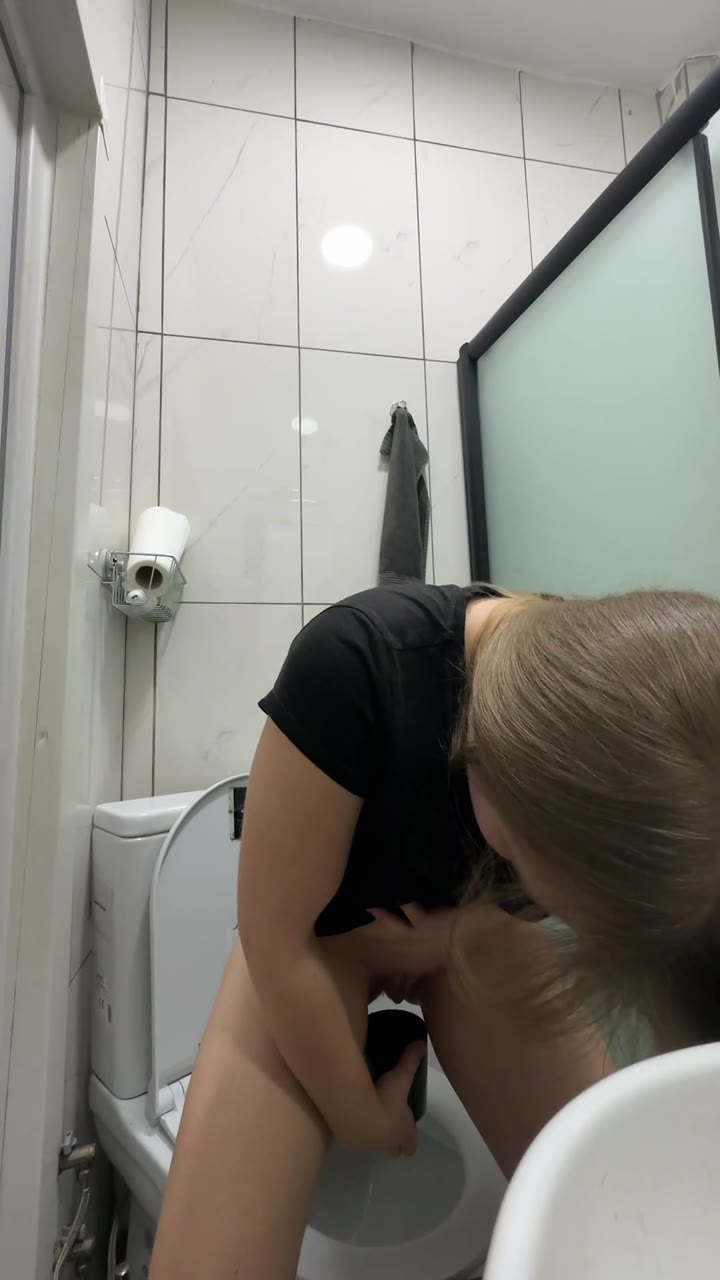 sweetlucy96 – Ich musste dringend pinkeln