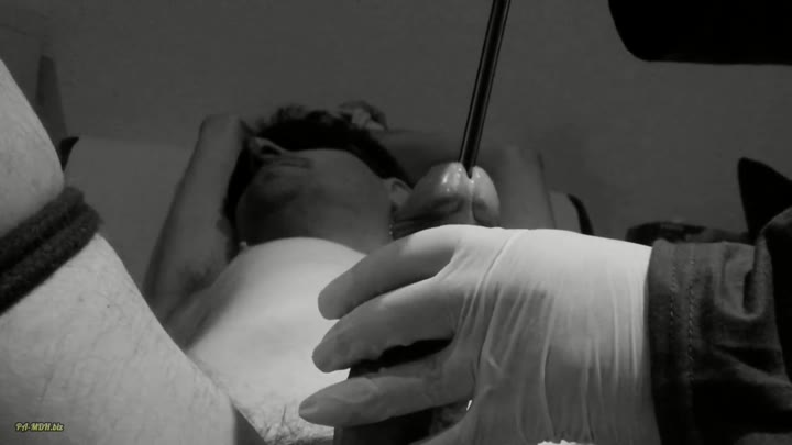 Deutsche_Dominaz – Tief im pissloch