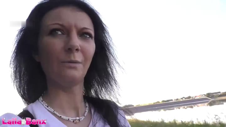 Laila-Banx – Volle Blase – Schau mir zu wie ich für dich pisse