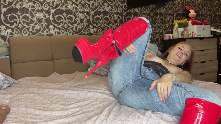 LarisaCum – Heute einen tollen und sexy look – Ich trage rote lange stiefel, Bluejeans und ein Top