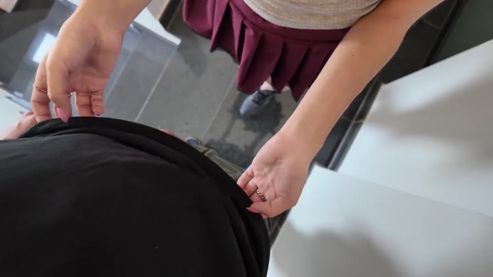 Layla_von_Hohensee – Bedanken sich so nur Schlampen – Nachbar im Treppenhaus abgemolken