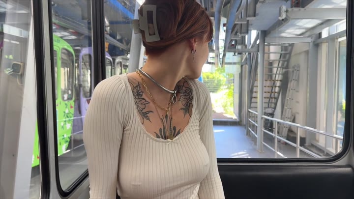SallyDinosaur – Public Blowjob in der Seilbahn