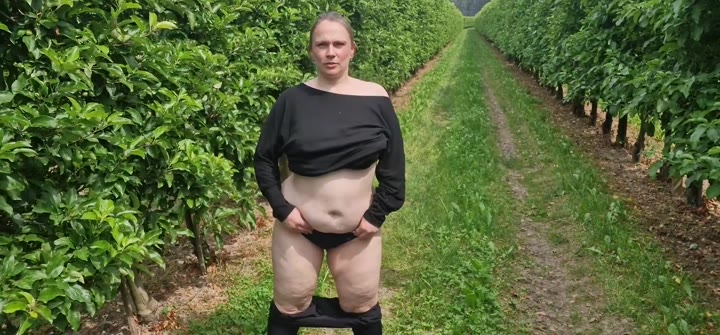 Saskialove87 – In der Natur pissen und meine Lust befriedigen