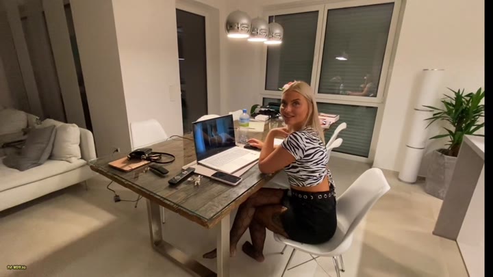 LiaEngel – Am Strassenrand abgeschleppt und Zuhause durchgefickt