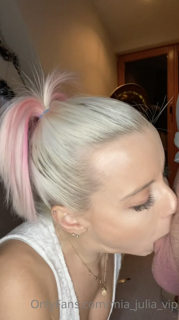 Mia_Julia – Wenn ich du wäre – Spermabrot essen