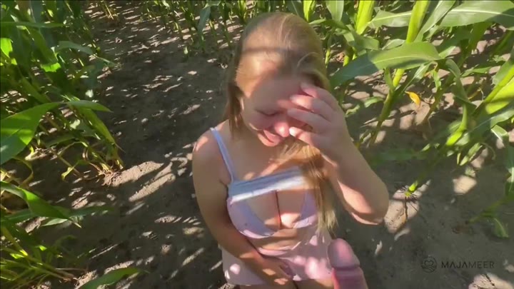 Maja-Meer – Verbotenes Anal Abenteuer Im Maisfeld – Zu Süß, Um Brav Zu Bleiben