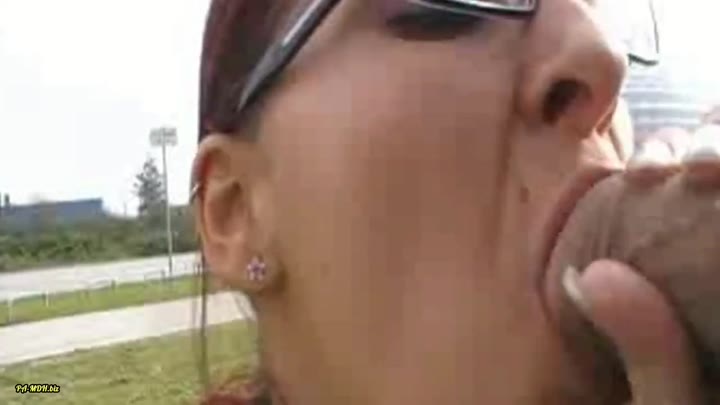 MasterOfPorn – Blowjob vor dem stadion