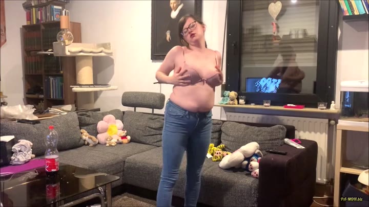 Melanie_Sweets – Das erste Mal vor der Kamera strippen – Wie gefalle ich Dir