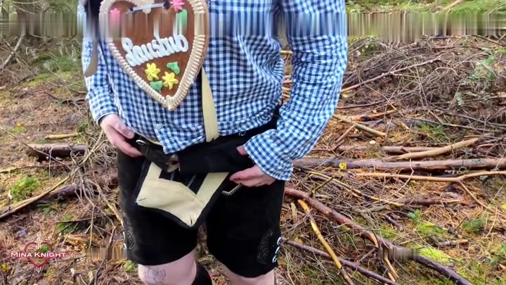 MinaKnight – Angepisst nach dem Oktoberfest