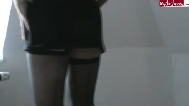 Sweet-Bitch28 – Strip Teil 2