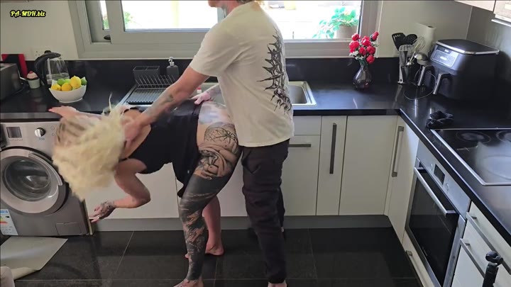 Valery_Venom – Sorry Schatz – Dein Kumpel fickt besser