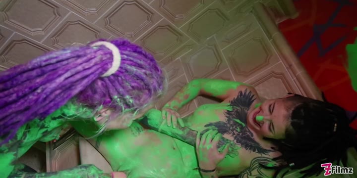 7-Filmz – Mädchen und lesbische spiele – tattoo dreadhead teens farbspiel – Anuskatzz