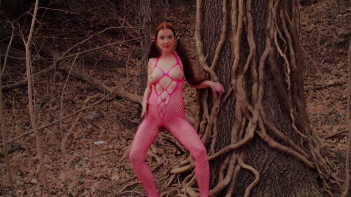 Anastasia20221 – Catsuite in der Öffentlichkeit