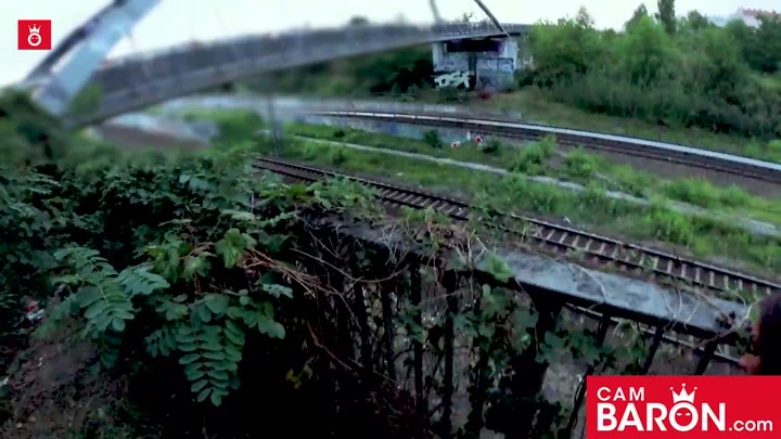 Cam-Baron – Latina, Zara Mendez, wird in der Öffentlichkeit in Berlin gefickt