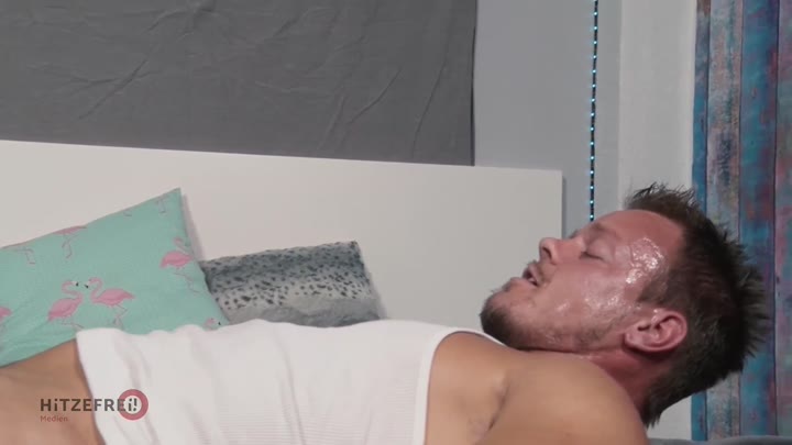 Hitzefrei – BodoBanger fickt seine heiße blonde Stiefcousine – Fitness-Angel