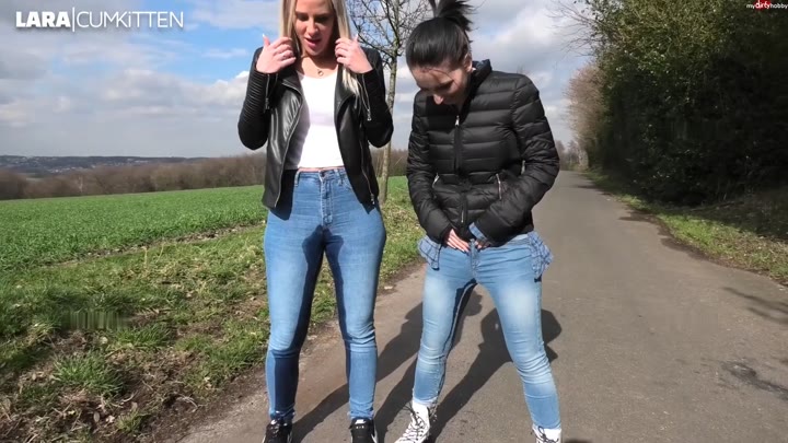 Lara-CumKitten – JEANS PISS – Wir nässen uns beide einfach komplett ein