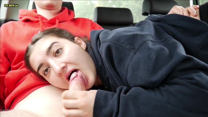 LeMaSnuSnu – Versteckter Auto Quickie auf dem Campingplatz – Cumshot auf den Teeniearsch